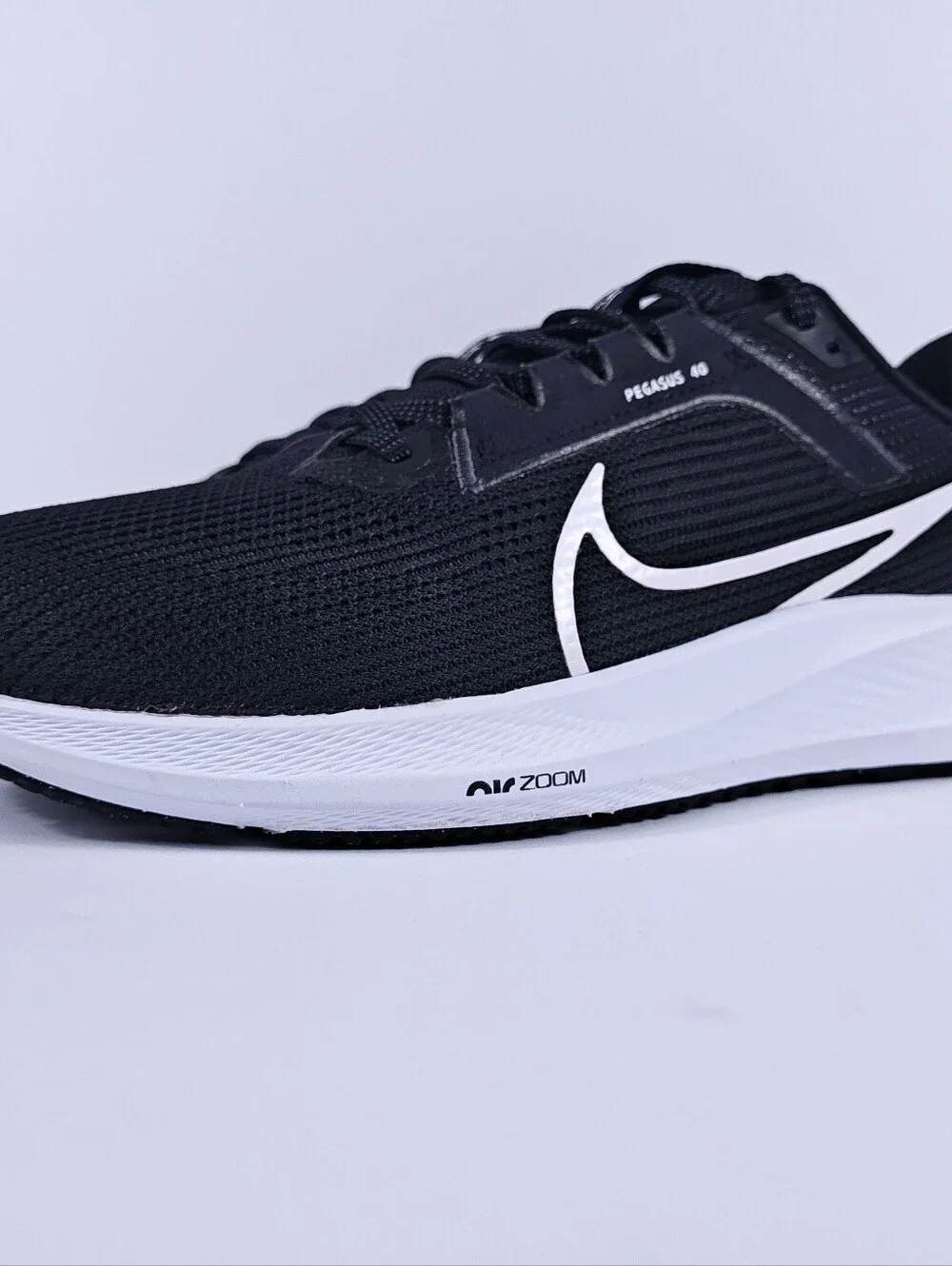 Nike Pegasus 40 Mens 10.5 Cushioned Comfort Road Running Shoes Black Air Zoom